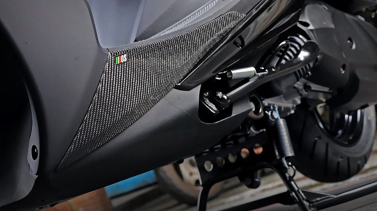 カーボンフットレスサイドカバー【シグナスX5型】