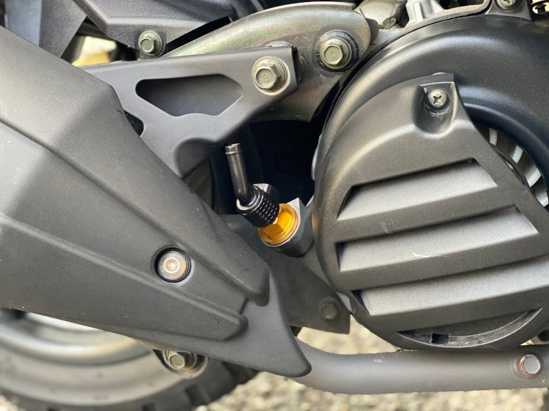 UmaRacing 45度オイルブリーザーアタッチメントA【シグナス/PCX/モンキー/グロム/APE/カブ/zoomer】ブルー