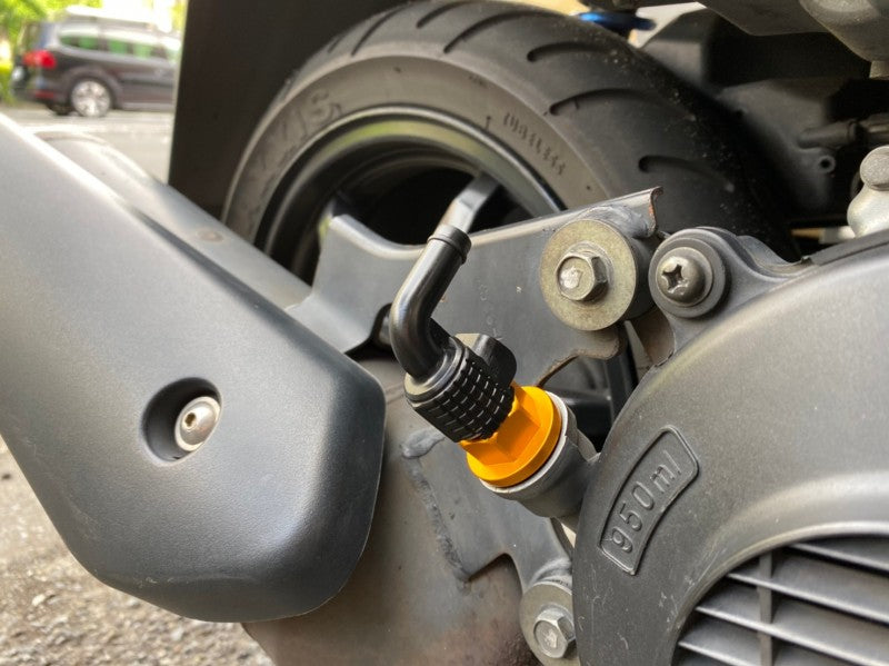 UmaRacing 90度オイルブリーザーアタッチメントA【シグナス/PCX/モンキー/グロム/APE/カブ/zoomer】ブルー