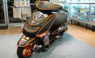 たかちゃんフロントカバー シグナスX (SE12J)