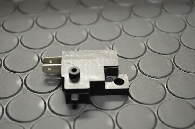 ブレーキスイッチ【左側】リアディスクブレーキ車用