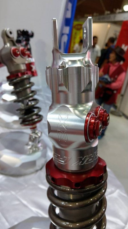 SHARKFACTORY X2 TMAX2017/MT-09/XADV/AK550 高性能リアサスペンション【カラー/スペックオーダー見積り】