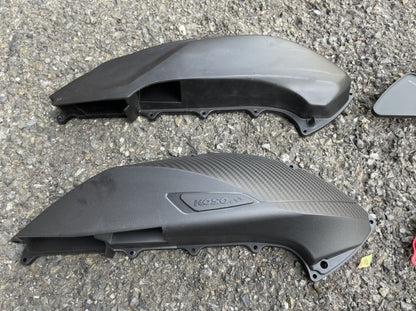 KOSOエアロエアクリーナーリッド カーボンルック 【シグナスGRYPHUS(6型)/BWS125(3型)/NMAX125/155(2型/V2)】