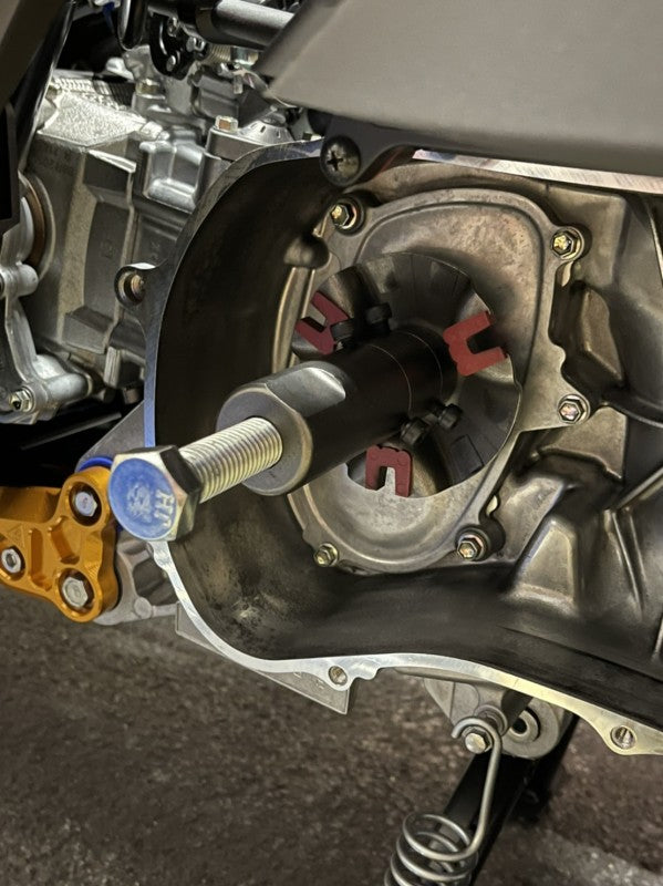 プーリーボスプーラー【NMAX/マジェスティS/シグナスGRYPHUS6型/BWS125 3型/X FORCE】