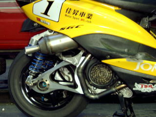 Shark Factory アルミ削出しスイングアーム 【シグナスX/シルバー】