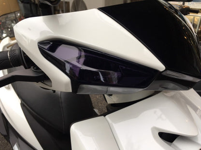 フロントウインカーカバー【スモーク】シグナスX【4型】