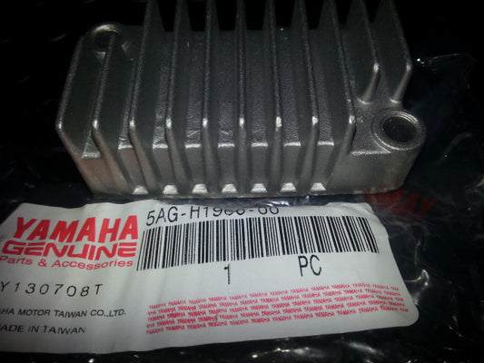 純正部品 【レギュレーター】マジェスティ125【キャブ車両】