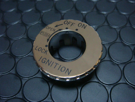 メッキスイッチカバー マジェステー125