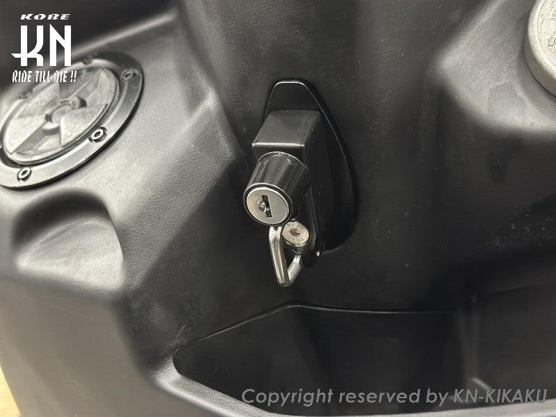 ヘルメットホルダー【シグナスX2-3型/マジェスティS/SMAX】