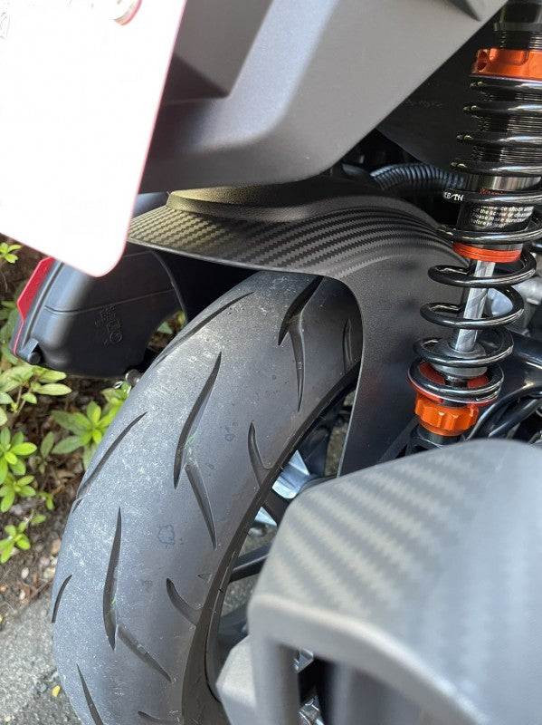 カーボン調ショートリアフェンダー 大径タイヤ向き【シグナスGRYPHUS6型】