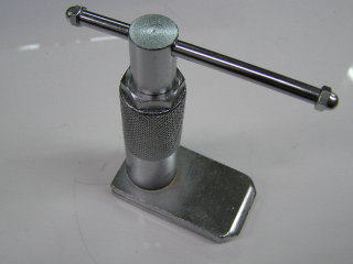 キャリパーピストンプレッシャー