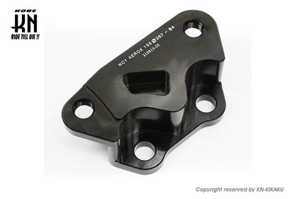 NCY フロントブレーキ キャリパーサポート【NMAX125/155(V1/V2)/AEROX155】【ブレンボ4POTキャリパー用/267mmディスク用】
