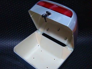 コンパクト汎用リアボックス 12 リットル