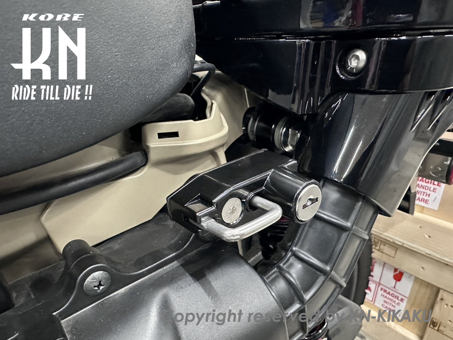 ヘルメットホルダー【ハンターカブ,CT125(JA55/JA65)】タイプ1