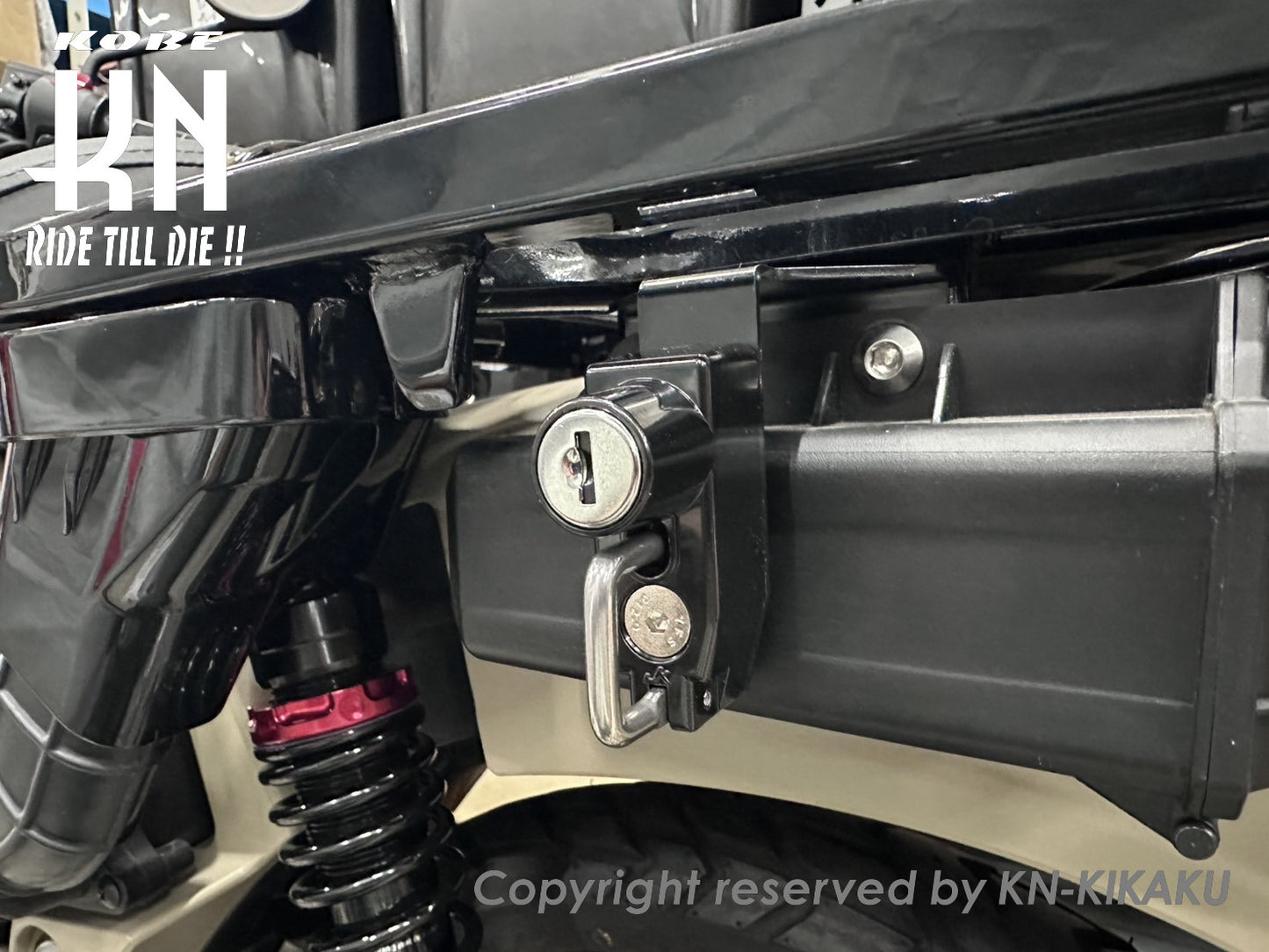 ヘルメットホルダー【ハンターカブ,CT125(JA55/JA65)】タイプ2